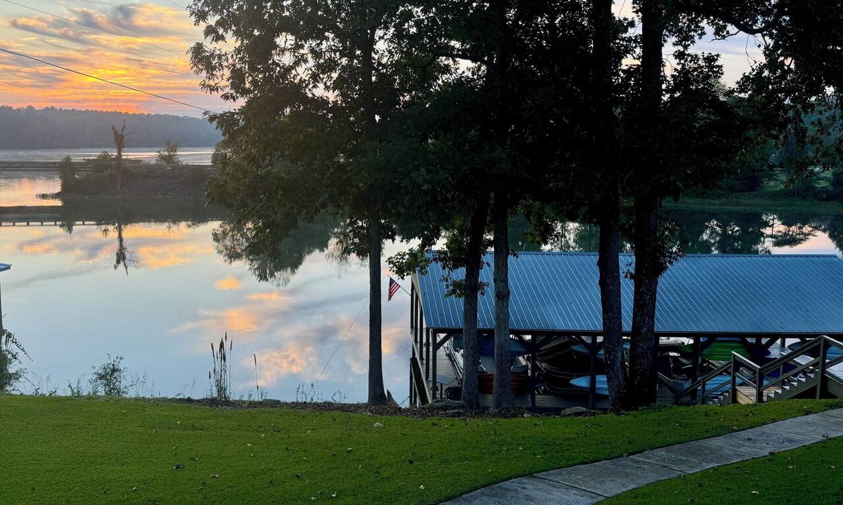 Northport Condo | Charming Lake Tuscaloosa Retreat