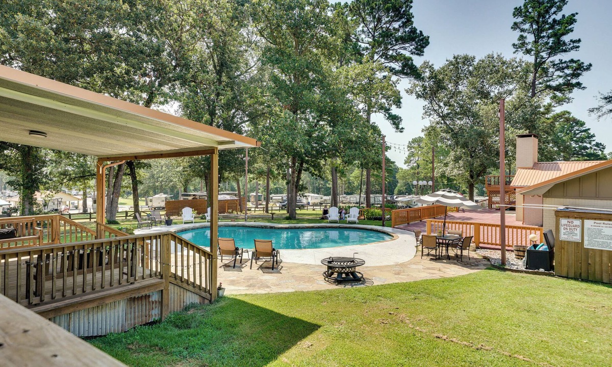 Redlick House | Charming Texarkana Home: Lake & Pool Access!