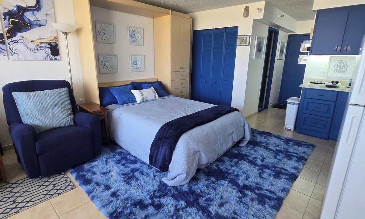 Daytona Beach Shores Condo | Chic Cozy Condo with Stunning Views