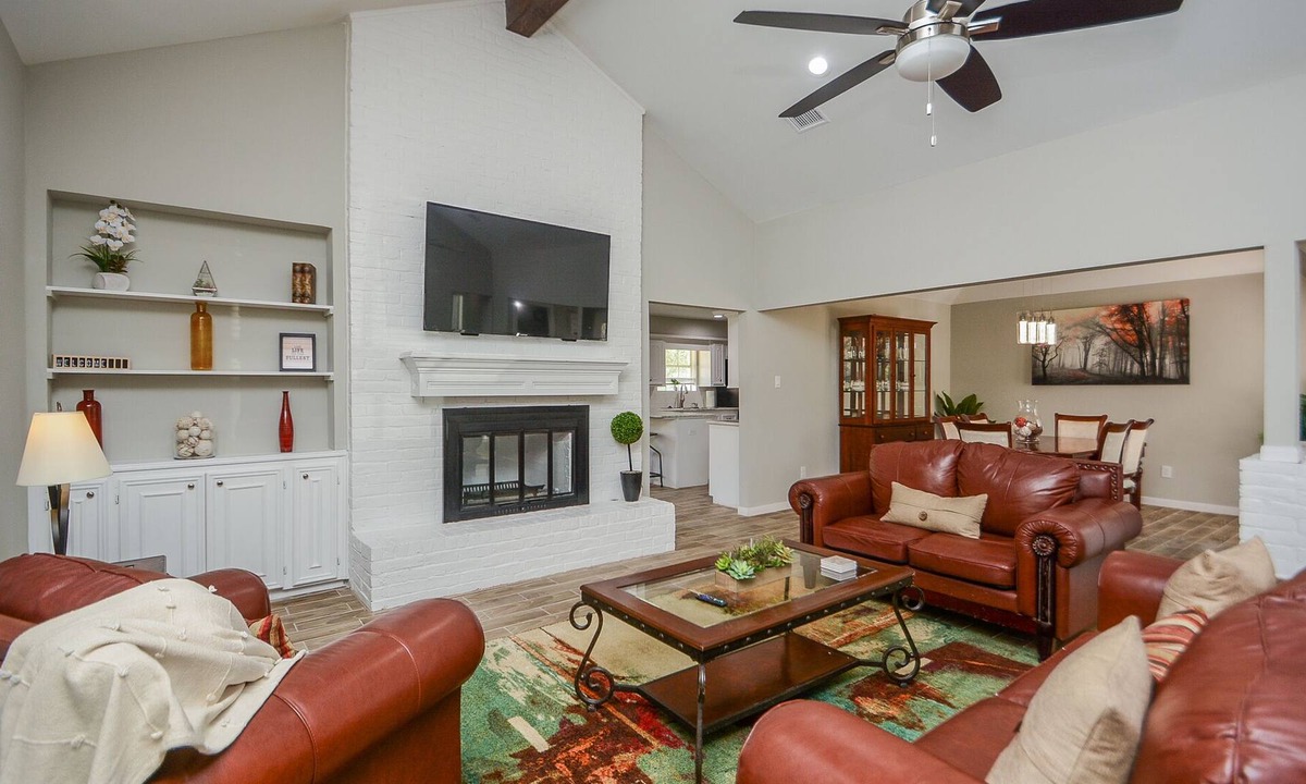 April Sound House | Chic & Serene Home in Lake Conroe w/Pool Table
