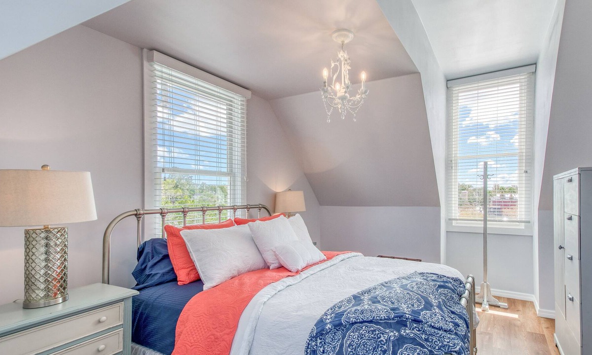 Downtown Historic District House | Chic Suite in Beautifully Updated Victorian Home - Walk to Downtown