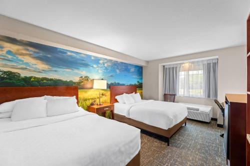 Starkville Hotel | Clarion Pointe Starkville near University