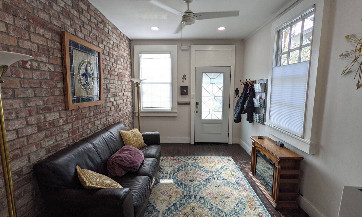 Irish Channel Apartment | Classic Cozy 1-bedroom Uptown Shotgun w/Patio in New Orleans