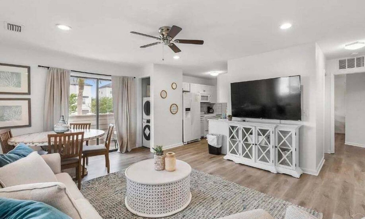 Emerald Waters Village Condo | Close To Beach! Pet Friendly! Free Seasonal Activities! Cross Creek 64 # 28D!
