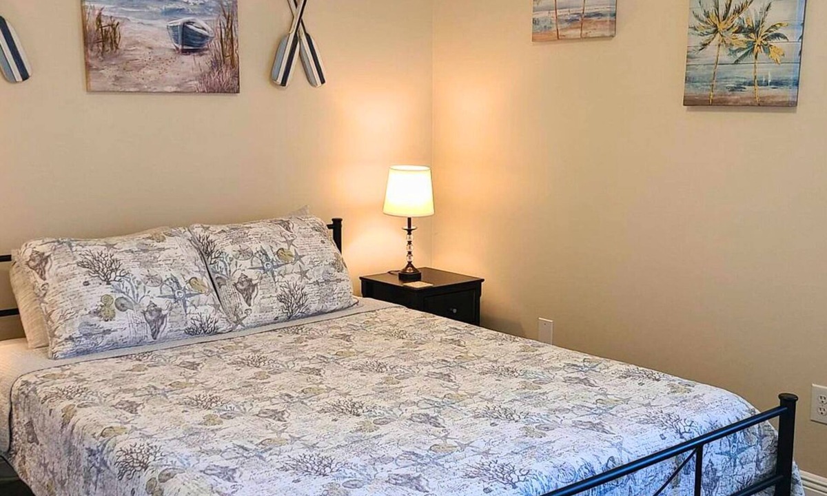 Waveland House | Close to everything! Old Town Bay St Louis, Beach, New Orleans just 45 min away