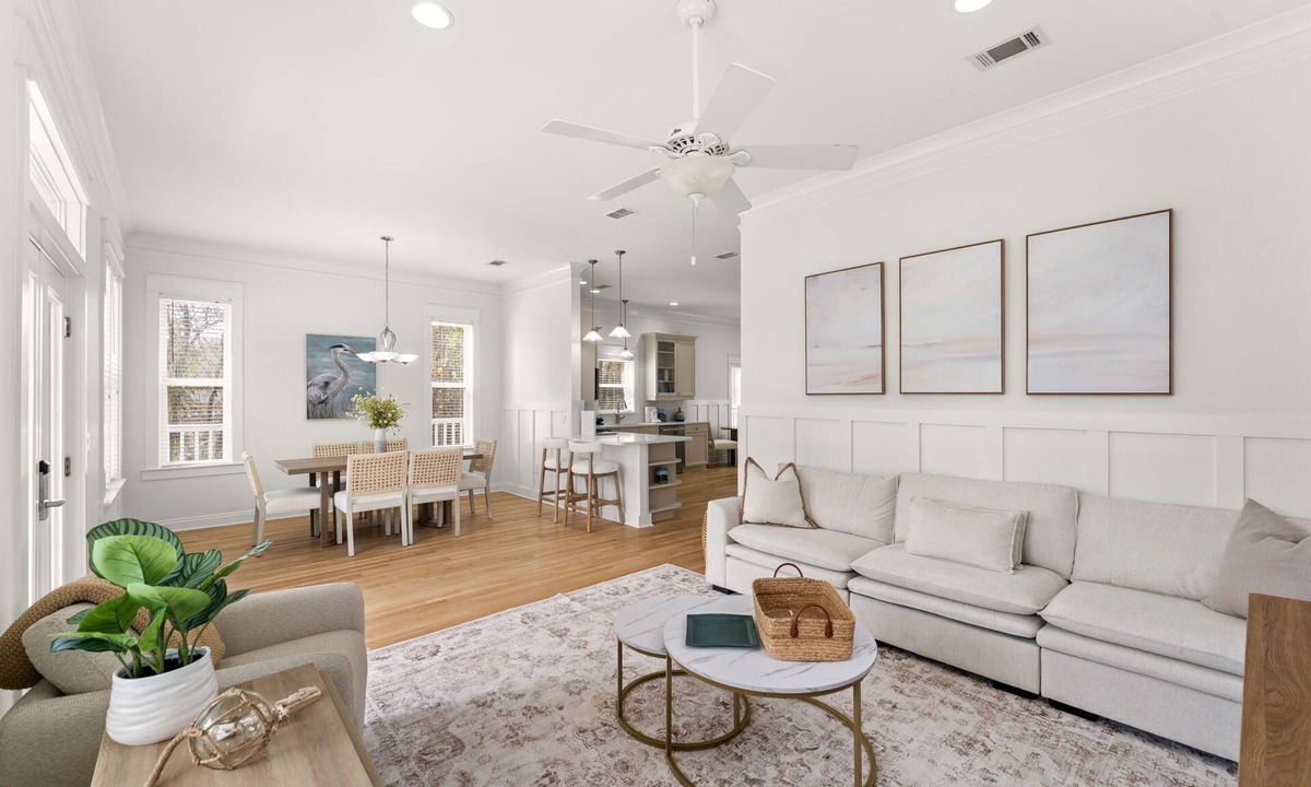 San Juan House | Coastal 30A Retreat - 4BR - Sleeps 8 - Walk to Beach