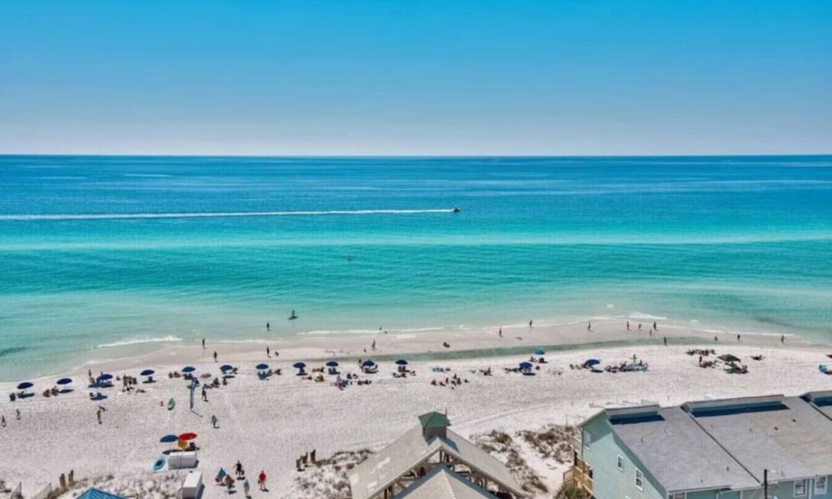 Indian Bayou Condo | Coastal Beach Retreat | Pool, Gym & Balcony Views