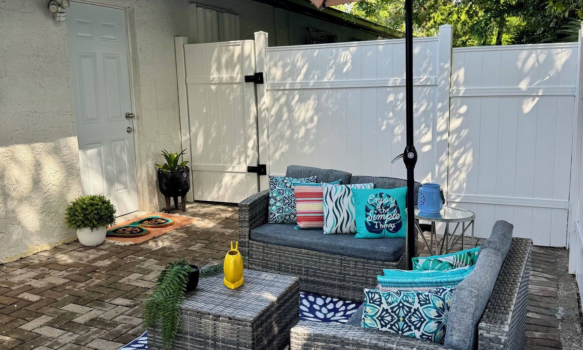 Central Naples Apartment | Coconut River Escape: Your 1-Bedroom Retreat Steps from Dining & Near the Beach!
