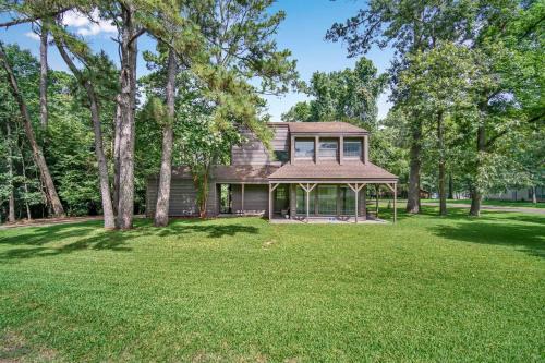 Cape Royale House | Coldspring Cottage < 1 Mi to Lake Livingston!