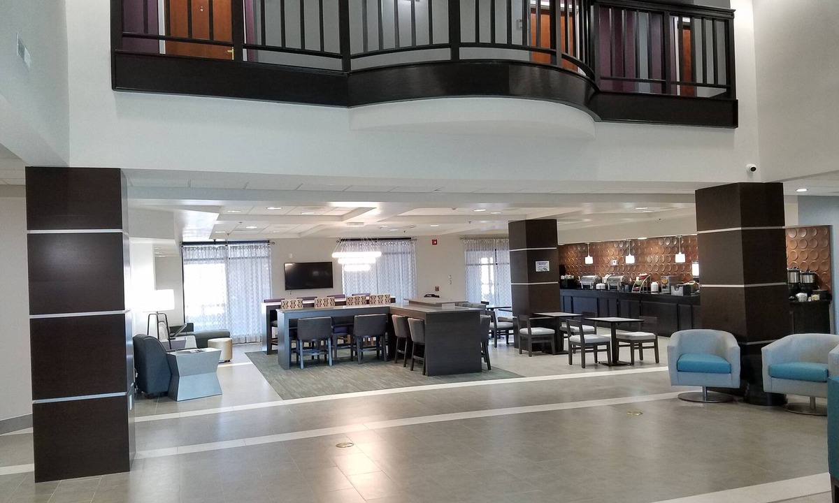 Columbus Hotel | Comfort Inn & Suites Columbus North