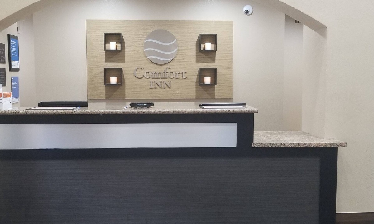 Fultondale Hotel | Comfort Inn & Suites Fultondale Gardendale I-65