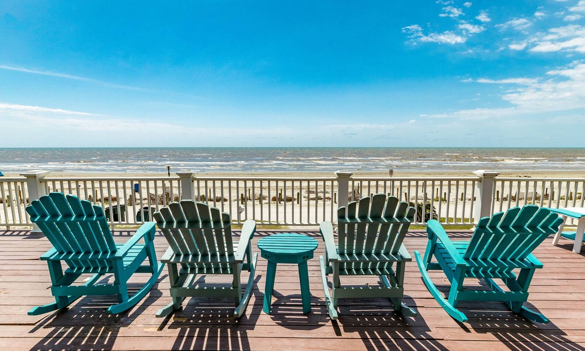 Bermuda Beach House | Comfortable Pet Friendly Beachfront Home - Great Sunrises from the Open Deck!