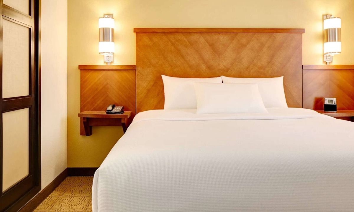 St. Johns Hotel | Comfortable Stay! 4 Pet-friendly Units, Free Parking, Outdoor Swimming Pool!