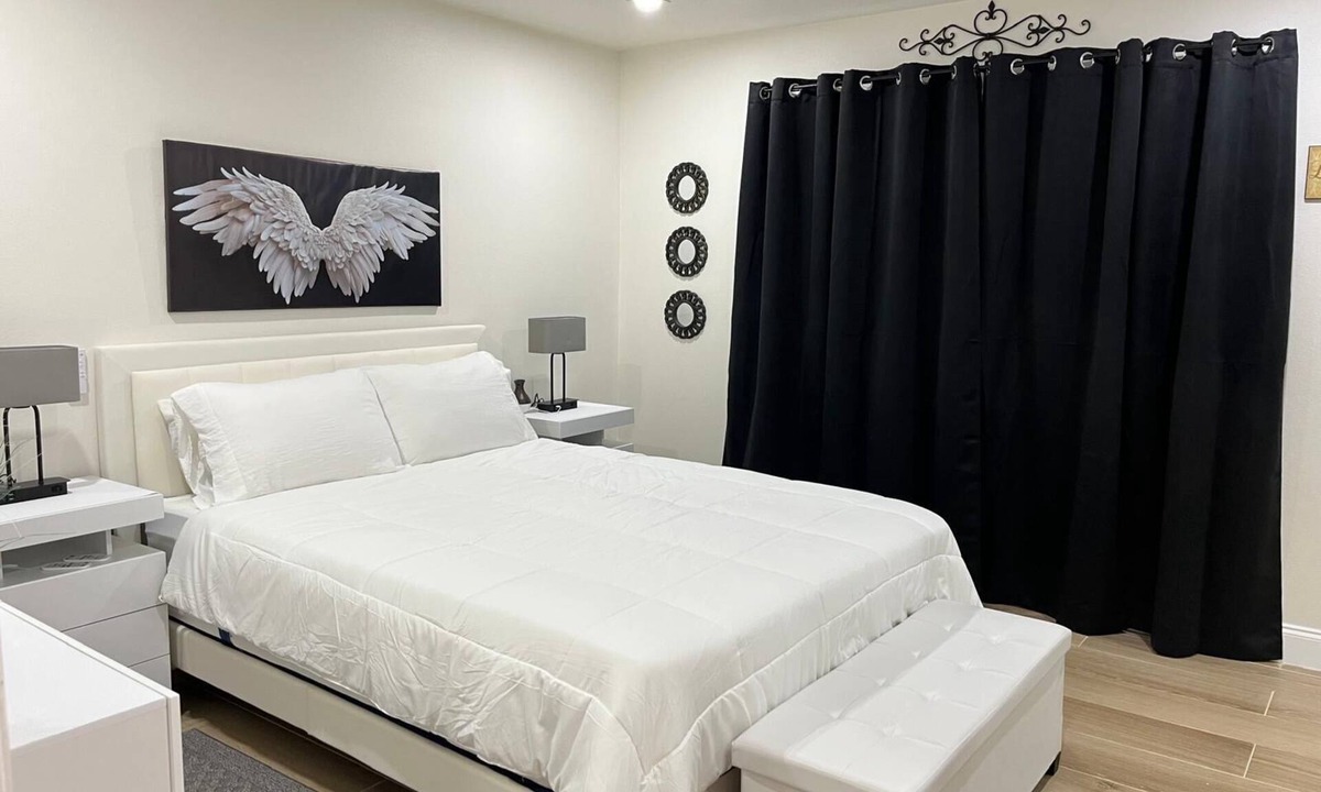 Titusville House | Comfortable Titusville Townhouse - Close to Space Coast, Dining & Shopping