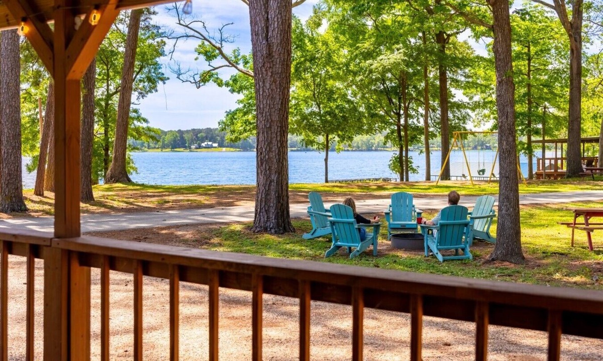 Hemphill House | Commander`s Cove Lakeview House on Toledo Bend