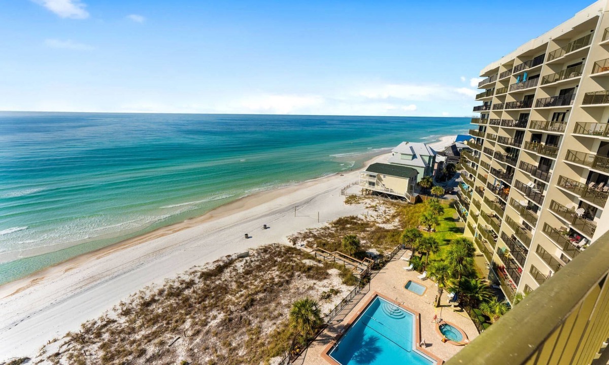 Lower Grand Lagoon Condo | Commodore by iTrip Panama City Beach