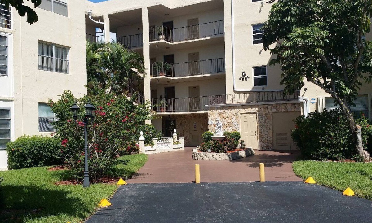 Lauderdale Lakes Apartment | Condo à Louer, 55 Ans+, rez de Chaussée Près de Tout, Golf, Épicerie, Plage