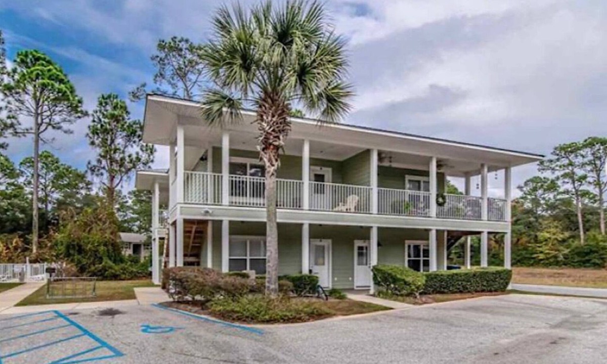 Gulf Shores Condo | Condo w/pool near white sandy beaches, shops, restaurants, golf courses