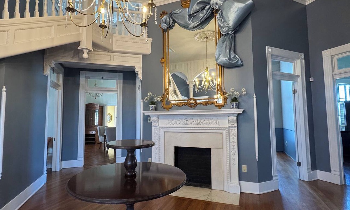 Magnolia House | Convenient to everything; sleeps 8