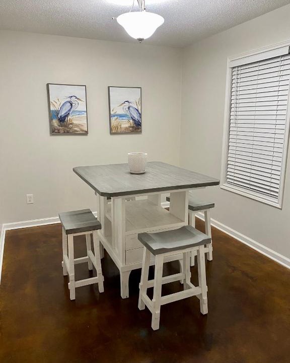 Lake Charles Apartment | Conveniently located South Lake Charles Apartment