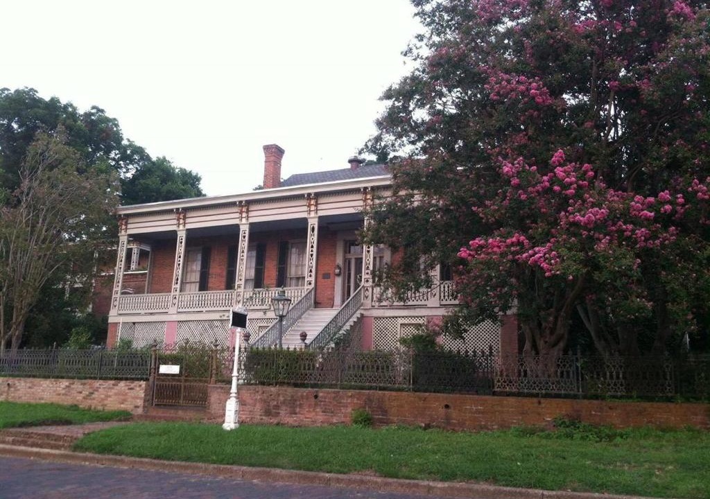 Vicksburg Bed & Breakfast | Corners Mansion Inn - A Bed and Breakfast