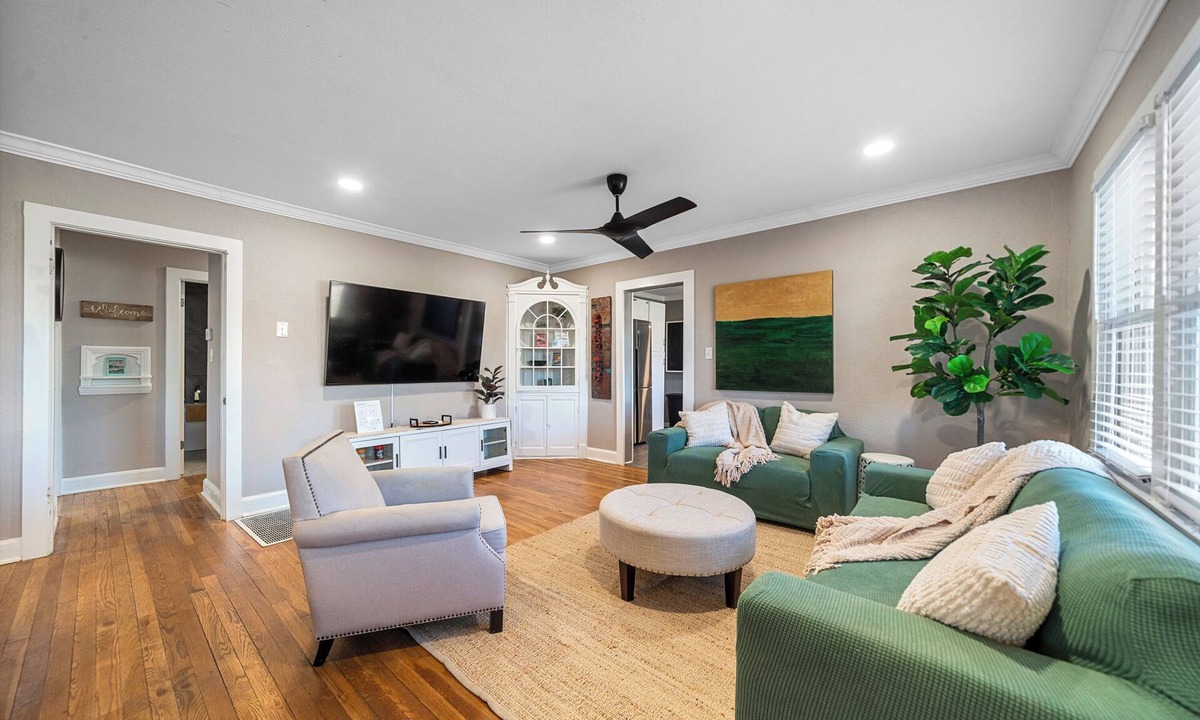 Hot Springs Cottage | Cottage 300 yards to Oaklawn Casino!