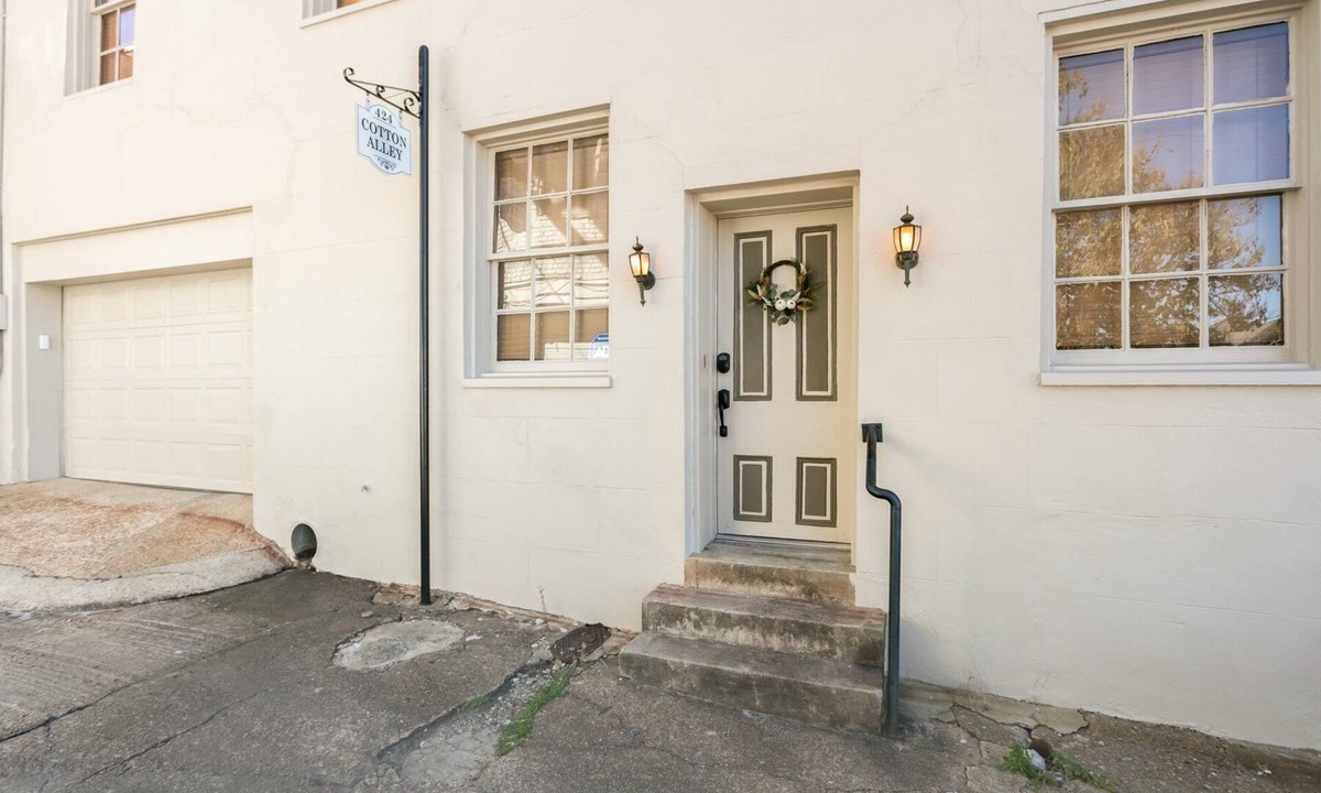 Natchez Condo | Cotton Alley | Charming 2-Bedroom Retreat in Historic Natchez, MS