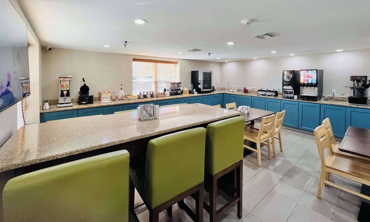 Panama City Hotel | Country Inn & Suites by Radisson, Panama City, FL