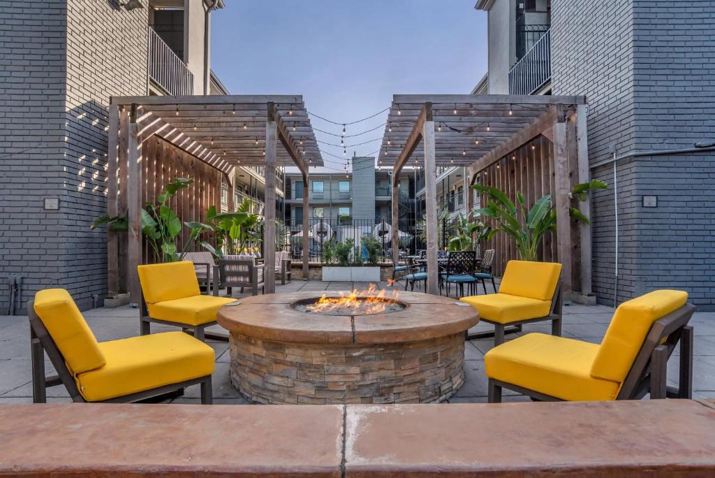 Metairie Hotel | Country Inn & Suites by Radisson, Metairie New Orleans , LA