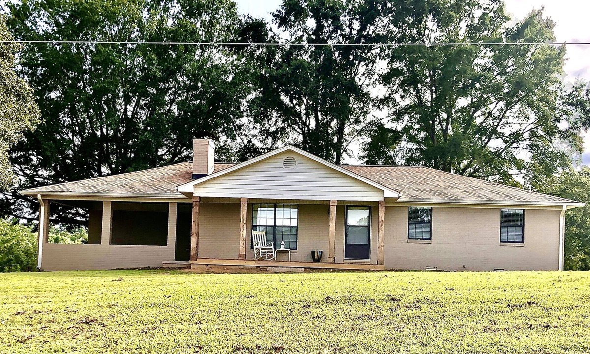 Pontotoc House | Country Oasis centrally located