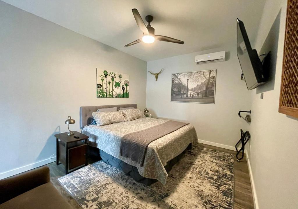 Emory Apartment | Country Suite Apartment near Lake Fork with Stocked Pond and Walking Trails