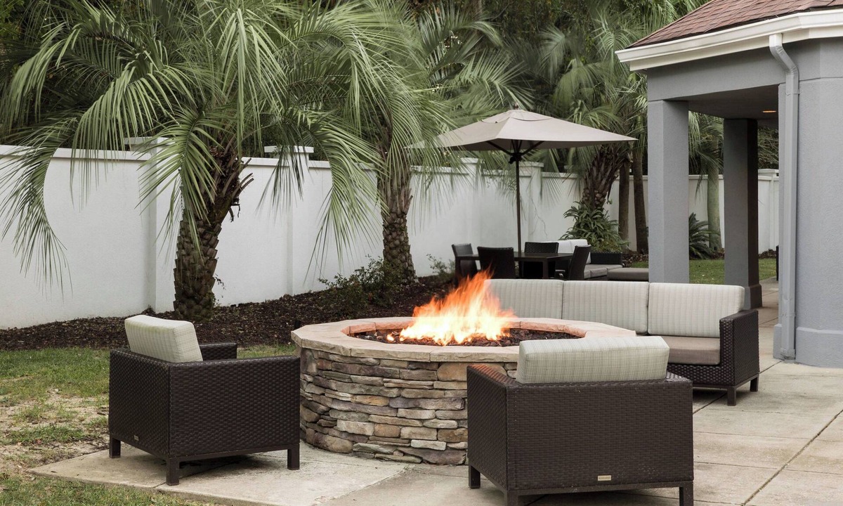Ferry Pass Hotel | Courtyard by Marriott Pensacola