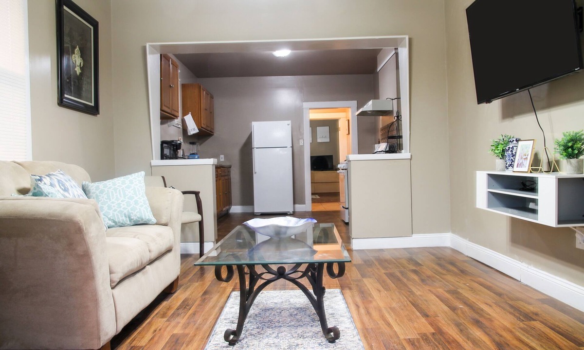 Marlyville - Fontainebleau House | Cozy 2 Bedroom Apartment In Uptown New Orleans