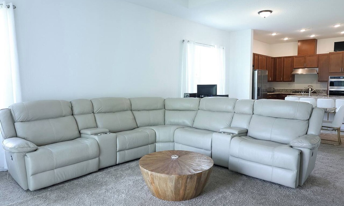 Sunbeam Cottage | Cozy 2-bedroom cottage with AC in cool Jacksonville 55+ community in Mandarin
