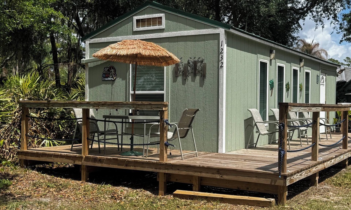 Lake Placid Cottage | Cozy 2-bedroom cottage in charming Lake Placid with AC,and breathtaking sunsets