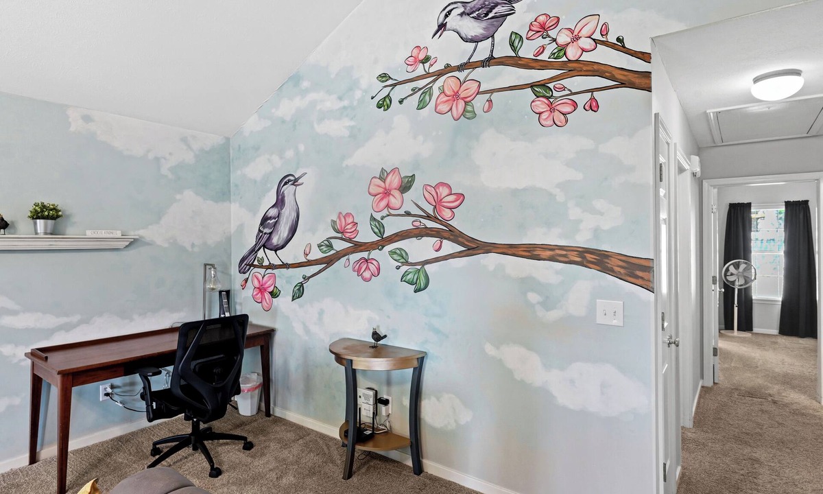 Flowood House | Cozy 2-bedroom family-friendly house featuring beautiful murals by local artist.