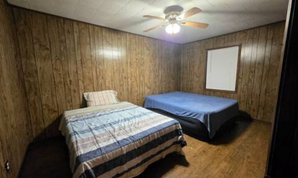 Moss Bluff House | Cozy 2-bedroom house in beautiful Lake Charles with AC
