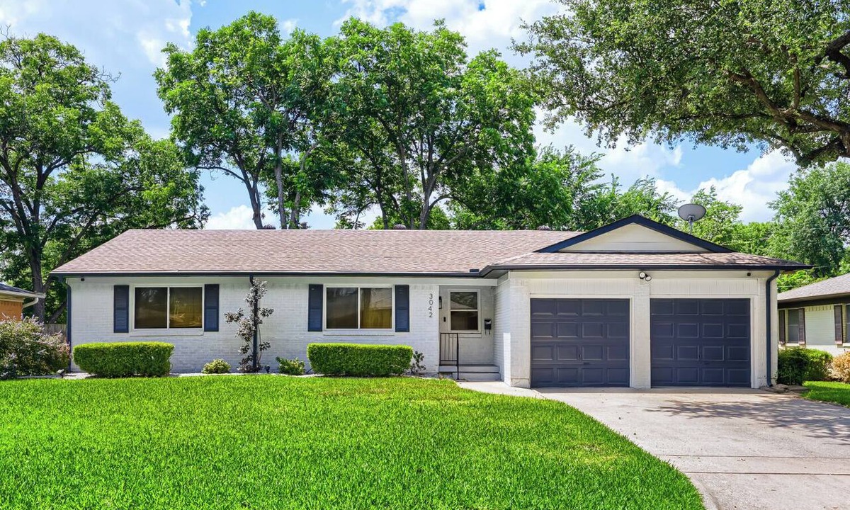 Farmers Branch House | Cozy 3-bedroom house in lovely Oxfordshire Lane Farmers Branch