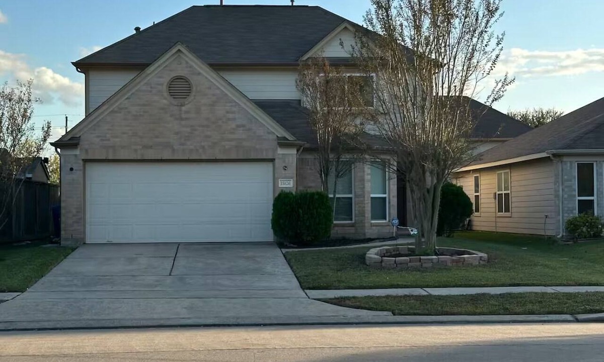 Barrett House | Cozy 4-bedroom house in lovely Houston with amenities