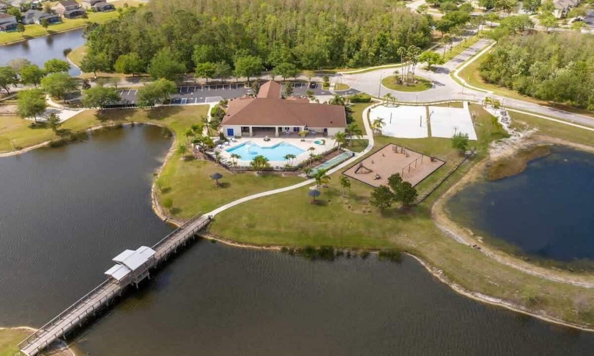 Trafalgar Village House | Cozy 4Bd Home | Private Pool | Trafalgar Resort