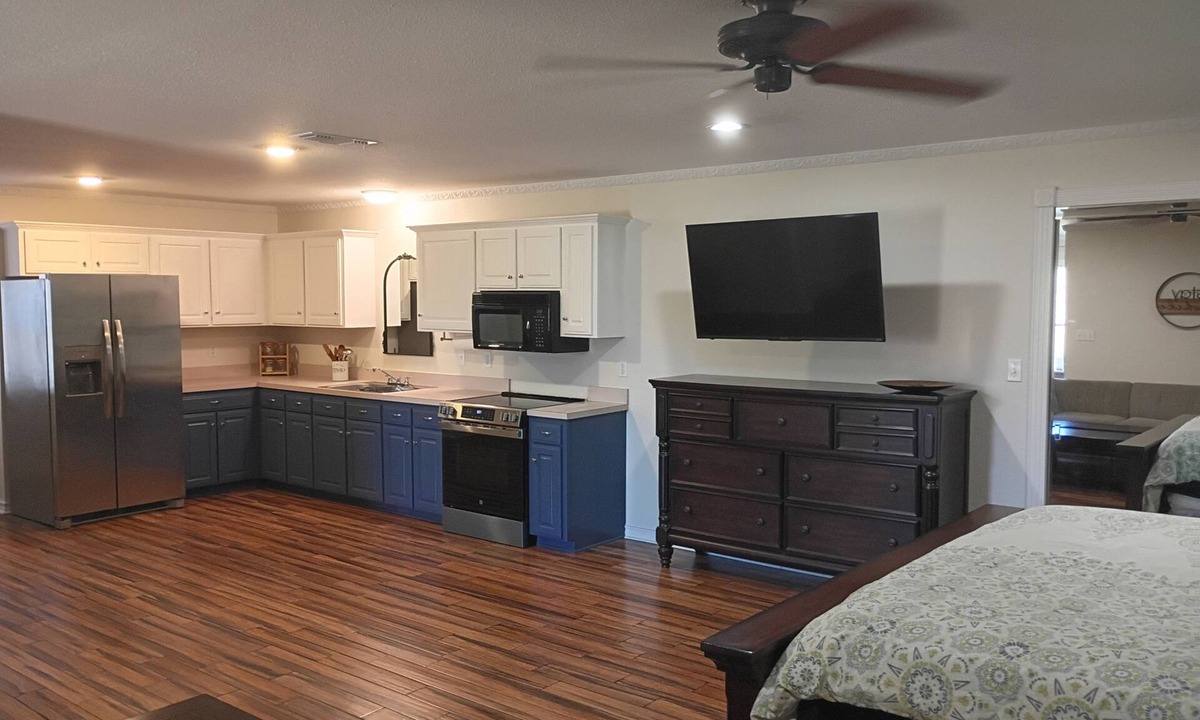 Redlick Apartment | Cozy and Lux 1-bedroom guesthouse in ritzy part of Texarkana with AC