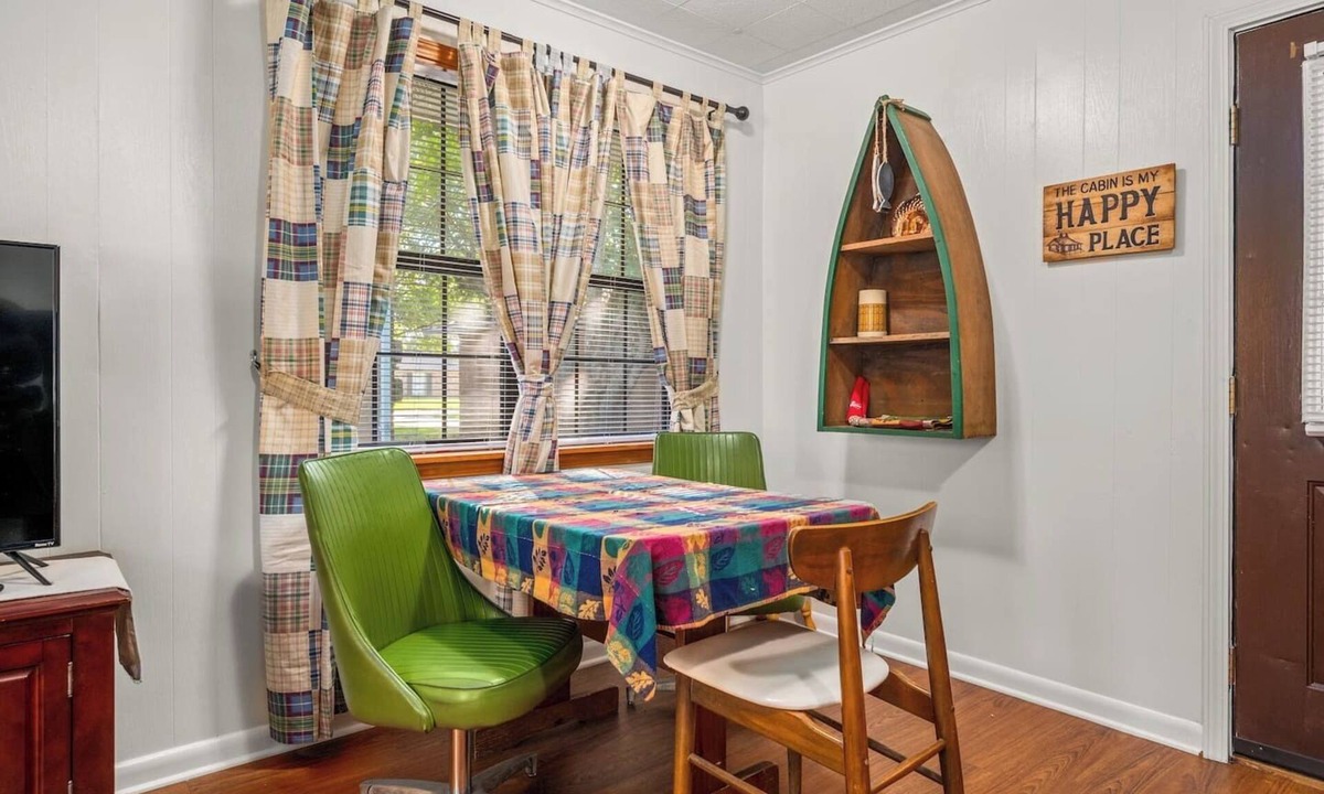 Alexandria Cabin | Cozy Cabin Near Med CTR | Quiet&Clean by Ponytail