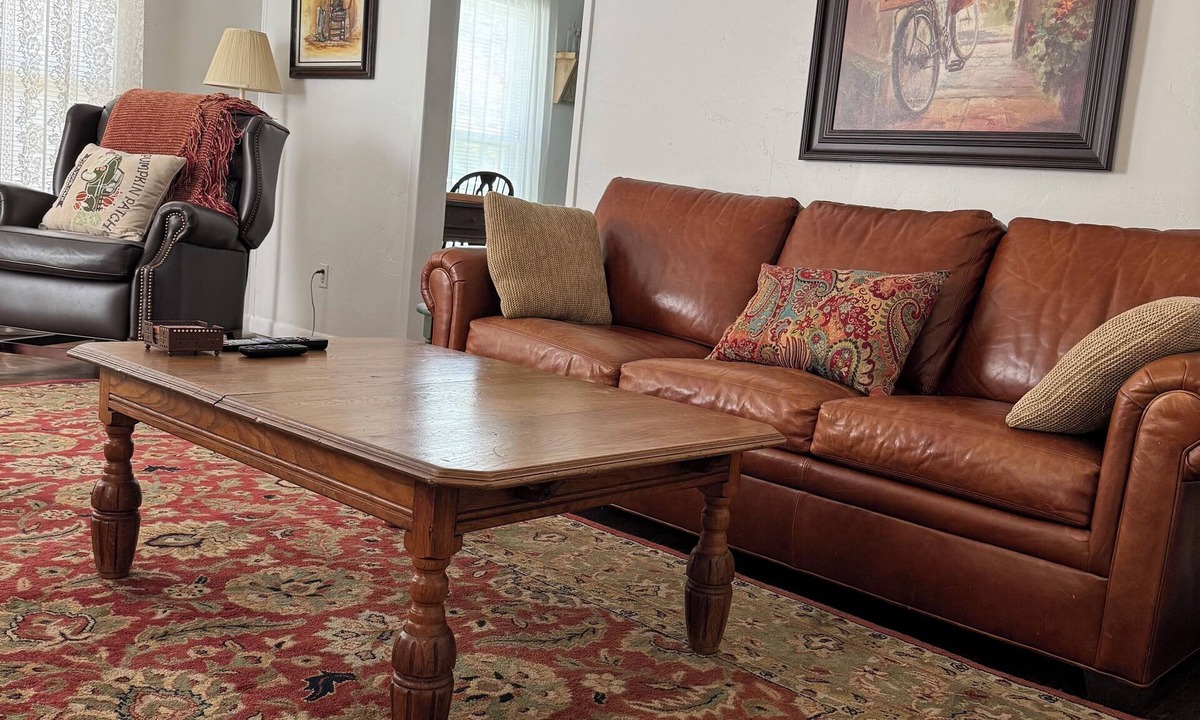 Roanoke House | Cozy Country Farm House in North Keller