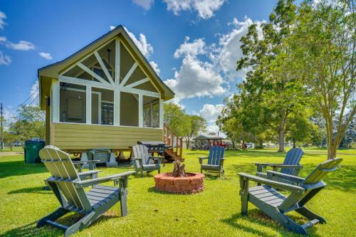 Iberia Parish Apartment | Cozy Couple’s Retreat w/Porch on Bayou Teche!