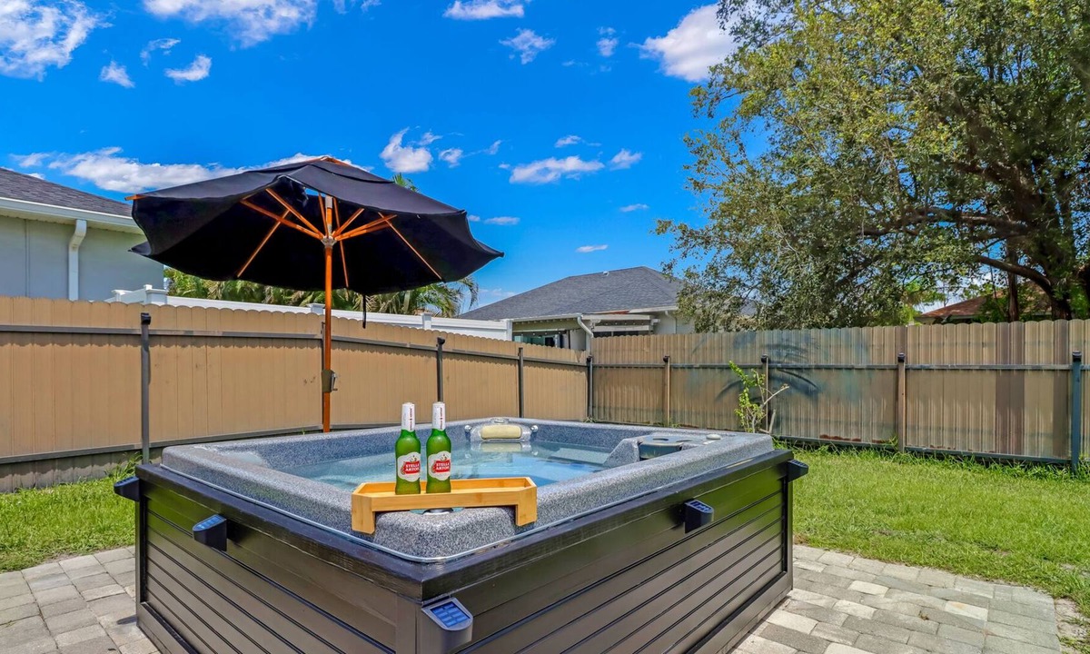 Willoughby Acres House | Cozy Family Home 5 mins from Sandy Beaches
