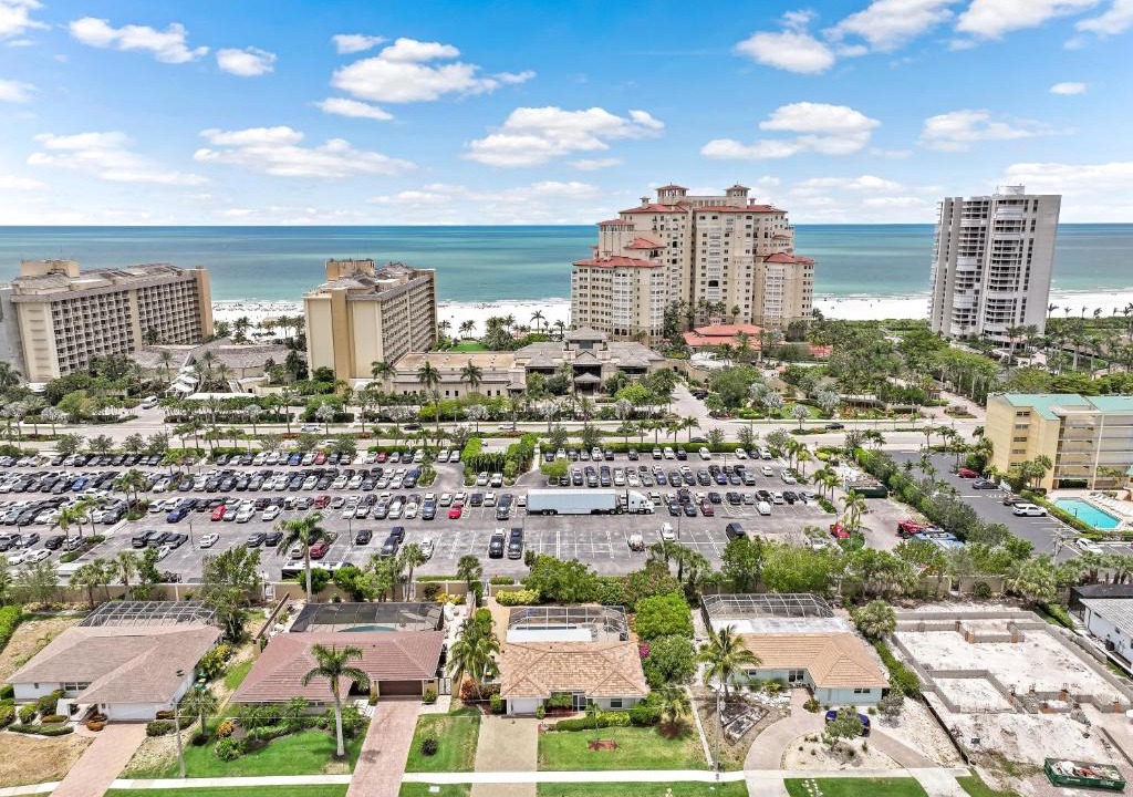 Marco Island House | Cozy home with sunroom, pool and steps to beach