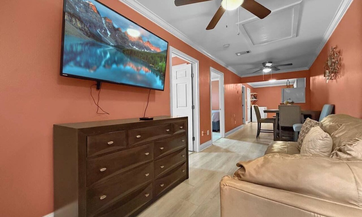 McDonough Apartment | Cozy & Stylish Stay on Teche St