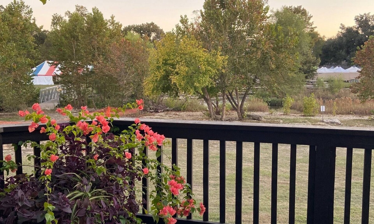 Salado Cabin | Creek Cabin in Salado - walk to everything Salado has to offer!