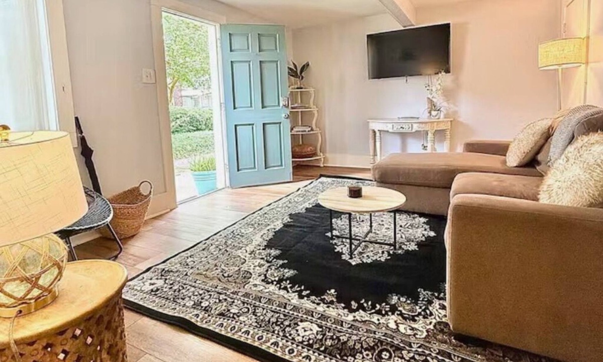 Marlyville - Fontainebleau Apartment | Creole Chalet - Fabulous Apartment in Vibrant Uptown New Orleans- Walk to Tulane