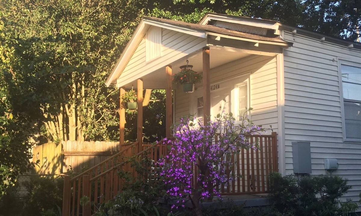 East Riverside Cottage | Creole Guest Cottage, Steps To Magazine St.